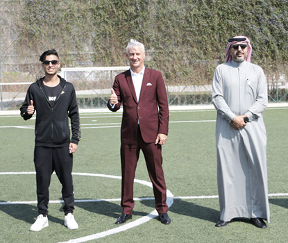 Diyar Al Muharraq Hosts Football Legend Ian James Rush